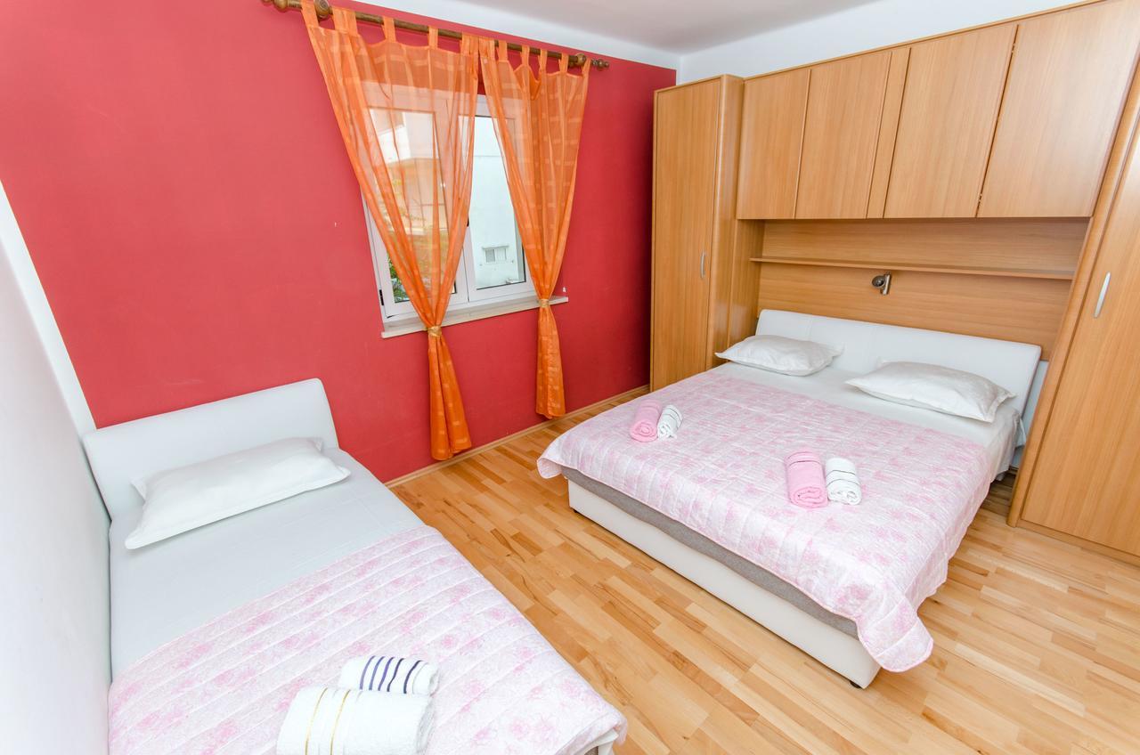 Apartments Mateo Baška Voda Eksteriør billede